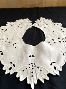 Antiguo OJAL FLORAL FRANCÉS bordados COLLAR festones c1920 - Imagen 1 de 12
