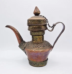 TIBETISCHE TEE-/KAFFEEKANNE AUS KUPFER & MESSING aus dem 19. Jahrhundert - Bild 1 von 9