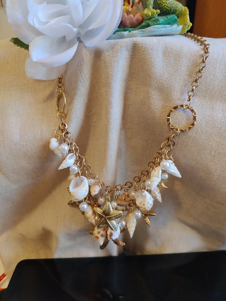Collar Betsey Johnson Seashell Playa Océano Conchas Usado Foto 1 de 4