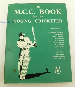 Libro MCC de colección para el joven jugador de cricket 1951 Bradman Arlott Edrich Hayter &c - Imagen 1 de 23