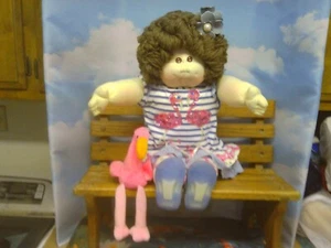 XAVIER ROBERTS CABBAGE PATCH SCULPTURE GIRL BROWN ROLLED HAIR W/PET 1983 - Picture 1 of 7