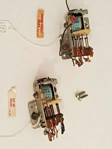 RARO RELÉ DE CONFIGURACIÓN DE MÁQUINA PINBALL WILLIAMS AZTECA Y RELÉ DE OBJETIVO CENTRAL CON BOBINAS - Imagen 1 de 8