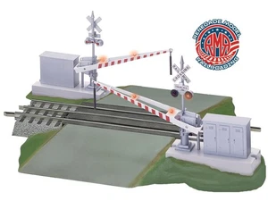 Lionel 6-12052 O Gauge Fastrack Grade Crossing W/ Flahers3 Rail Train Track - Picture 1 of 2