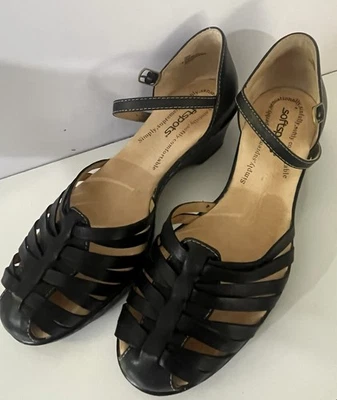 Softspots Tatianna wedge heel in sz 7.5. NEW. Navy Blue - perfect Fall shoe. - Image 1 of 4