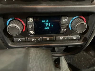 06-09 Trailblazer Auto Temp Panel 15845093 (CJ2) Foto 1 de 4