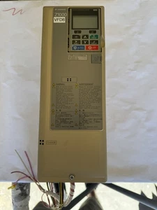 Yaskawa Z1000 CIMR-ZU4A0008FAA Frequenzumrichter 400V 3Phasen 7,6 Amp - Bild 1 von 7