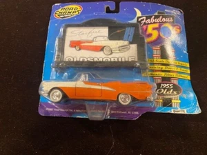 Road Champs 61402 1:43 Orange & White 1955 Oldsmobile Starfire Convertable - Picture 1 of 2