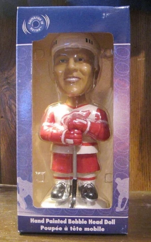 Never Opened Detroit Red Wings Brett Hull Bobblehead Cover