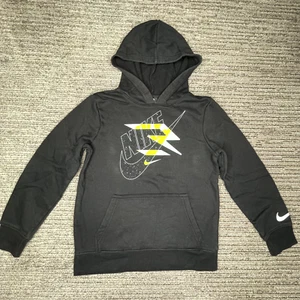 Nike Size M Boys Kids Hoodie Pullover Standard Fit Long Sleeve Black - Picture 1 of 11
