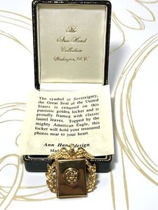 Vintage Ann Hand Great Seal of the USA Medaillon/Brosche patriotisch mit Hundebox & Einsatz - Bild 1 von 5