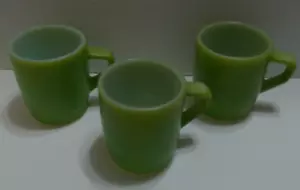 Fire King Anchor Hocking Kaffeetasse Becher C-Griff Milchglas Vintage limettengrün Stapel - Bild 1 von 11