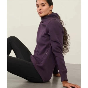 Athleta Cozy Karma Twist Neck Iris Burgundy Wine Purple Sweatshirt Medum 882476 - Bild 1 von 16