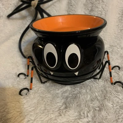 Calentador de cera Scentsy Itsy Bitsy araña cerámica negra retirado Halloween  Foto 1 de 4