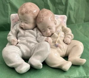 Lladro Figur LITTLE DREAMERS #5772 Babys schlafende Zwillinge - defekt, ausgemustert - Bild 1 von 13