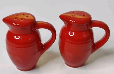 Salero y pimentero de cerámica roja Le Creuset Cerise Ombre asas estilo jarra nuevo sin etiquetas Foto 1 de 4