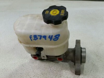 Б/у главный тормозной цилиндр подходит: 2012 Chevrolet Silverado 1500 пикап класса A - Изображение 1 из 4