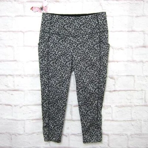 Chico's Zenergy Slimming Black Animal Print Crop Legging Side Pockets size 2, L - Picture 1 of 9