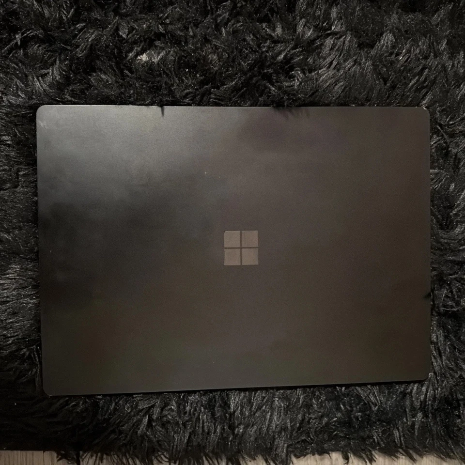 Microsoft Surface Laptop 3 15” Touch AMD Ryzen 5 8GB Ram 256GB SSD Win 11 Pro - Image 1 of 4