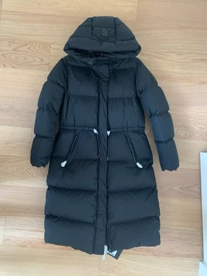 Abrigo largo de plumón con capucha para mujer Mackage Ishani mediano nuevo con etiquetas Foto 1 de 4