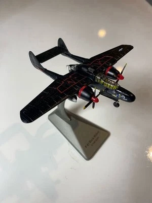 AF1 Smithsonian Collector Series P-61B Black Widow Lady In The Dark 1945 1:144 Foto 1 de 3