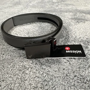 Neu mit Etikett Mission Gürtel Leder klassisch BRANDNEU Einheitsgröße 60" metallisch/grau - Bild 1 von 11