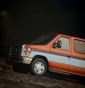 BN 1:64 596 Marrón E350 Super Duty Vagón Mini Van Modelo Diecast Metal Car - Imagen 1 de 13