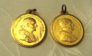 VINTAGE LOT OF 2 PAULUS VI PONTIFEX MAX MEDALS 1975 #ME - Bild 1 von 2
