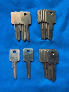 Lot of 17 B46 GM-J Keyblanks - Bild 1 von 1