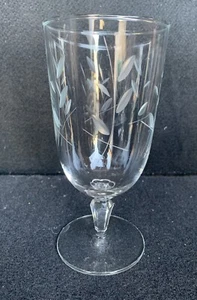 Beautiful etched Libbey Windswept iced tea glass 6 3/4" Tall - Picture 1 of 7