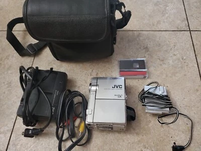 JVC GR-DVM50U 200x Digital Zoom Mini DV Digital Camcorder For Parts Not Working - Image 1 of 4