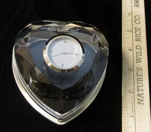 Pisapapeles y reloj escritorio oficina de vidrio transparente en forma de corazón 2 en 1 - Imagen 1 de 5