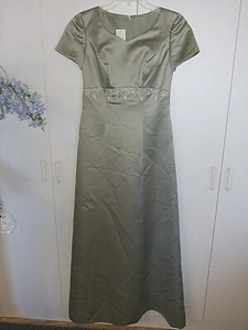 LOVELY LADIES MODEST SS BRIDESMAID DRESS-6-WORN ONCE-HEAVY SATIN-LINED-BEADED - Picture 1 of 11