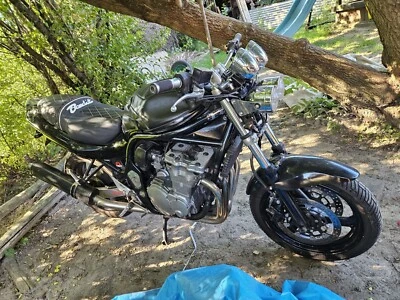 Motorrad Suzuki 700ccm - Bild 1 von 4