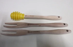 Le Creuset Utensils - Two Wooden Forks + One Wooden and Silicone Honey Dripper - Picture 1 of 17