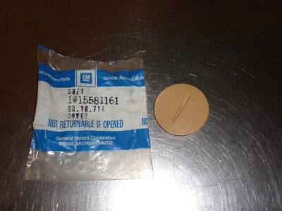 Nueva cubierta de perno de cinturón de seguridad GM 15581161 Chevrolet Chevy Astro GMC Safari Van NOS Foto 1 de 2