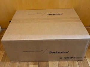 Technics SL-1200MK7-S Direct Drive Turntable System Silver NEW - Picture 1 of 13