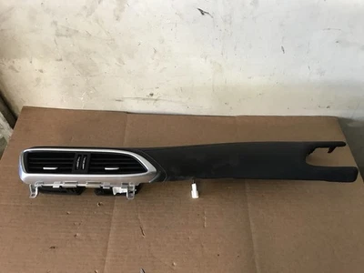 Ободок отделки вентиляционных отверстий для центральной приборной панели Infiniti QX30 17 18 19  - Изображение 1 из 2