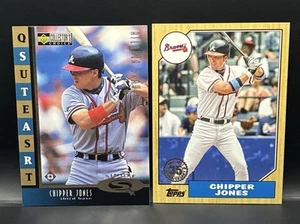 Lotto 2 carte Chipper Jones. 1998 UD Star Quest #SQ16 & 2022 Topps #T87-59 - Foto 1 di 2