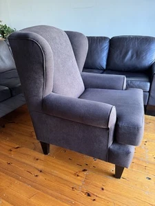 Armchair/Reading chair - Picture 1 of 4