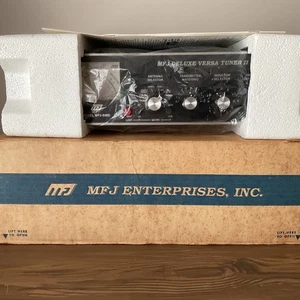 Vintage 1989 MFJ Deluxe Versa Tuner II 949D sintonizzatore antenna 300 Watt - NOS - con manuale - Foto 1 di 5