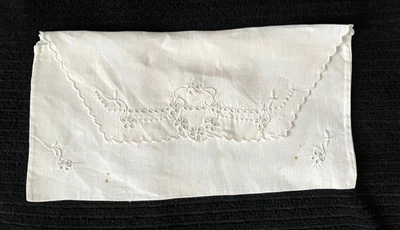 Vintage 50s white linen eyelit lace lingerie case - Image 1 of 4