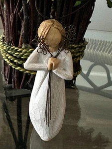 WILLOW TREE "Friendship" Ornament Figurine 2014 by Susan Lordi 4" Tall (2.2oz) - Bild 1 von 3