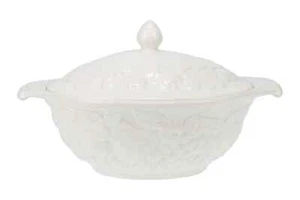 Marks & Spencer - White Embossed - Casserole Dish + Lid - 62644G - Picture 1 of 4