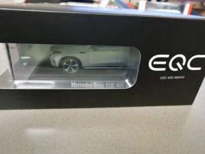 Minimax Mercedes Benz Edition 1/43 PC Box Mercedes EQC 400 4Matic Hightechsilber - Picture 1 of 9