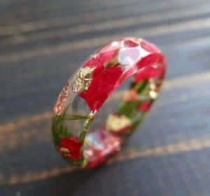 Anillo de resina rosa roja anillos apilables bandas de boda suyo y de ella anillo de flores secas - Imagen 1 de 8