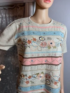 Alfred Dunner Petite Short Sleeve Embellished Front Sweater Size PL - Bild 1 von 5