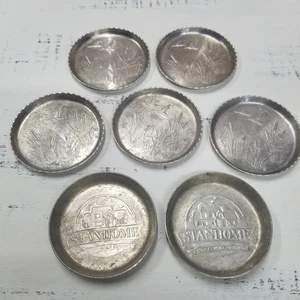 Bandejas posavasos pequeñas de aluminio vintage con temática de ganso en relieve - Imagen 1 de 5