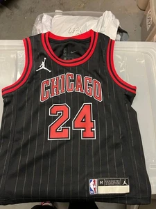 Camiseta Nike Markkanen negra de los Chicago Bulls para niños talla mediana - Imagen 1 de 2