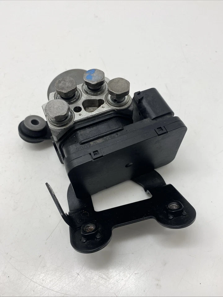 ♻️ Triumph Tiger 660 Sport 2021 - 2025 ABS Pump Controller ♻️ - Image 1 of 4