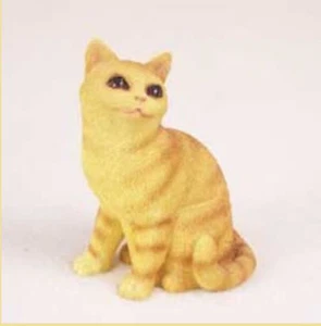 RED TABBY CAT Figurine Statue Hand Painted Resin Gift Dinner Time - Picture 1 of 1